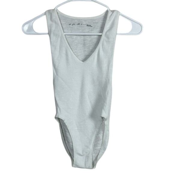 Urban Outfitters Out From Under Hailey Seamless Plunging Bodysuit size S - Picture 6 of 8